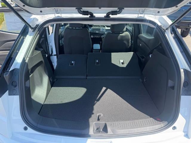 2027 Chevrolet Bolt LT - Photo 26