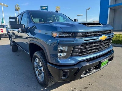 2026 Chevrolet Silverado 2500 HD Crew Cab Standard Box 4-Wheel Drive Custom