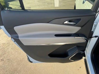 2027 Chevrolet Traverse LT w/1LT