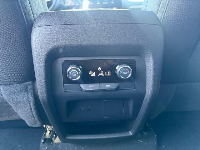 2027 Chevrolet Traverse LT w/1LT