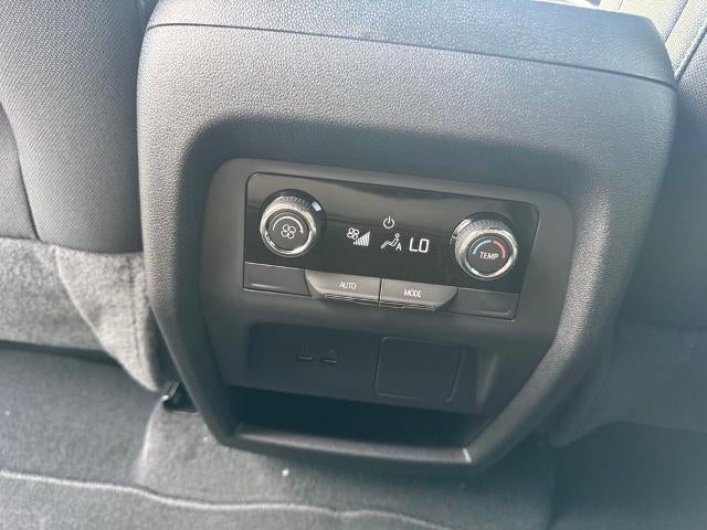2027 Chevrolet Traverse LT w/1LT