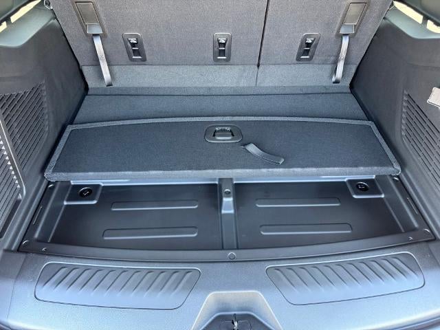 2026 Chevrolet Suburban LS - Photo 32