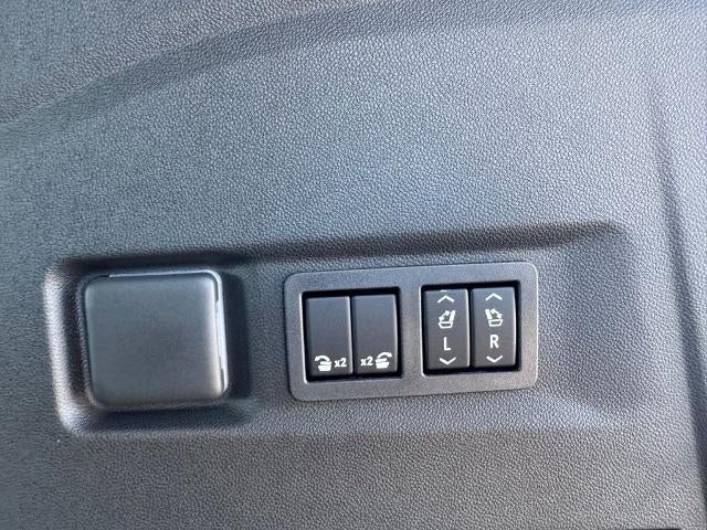 2026 Chevrolet Suburban 4WD LT