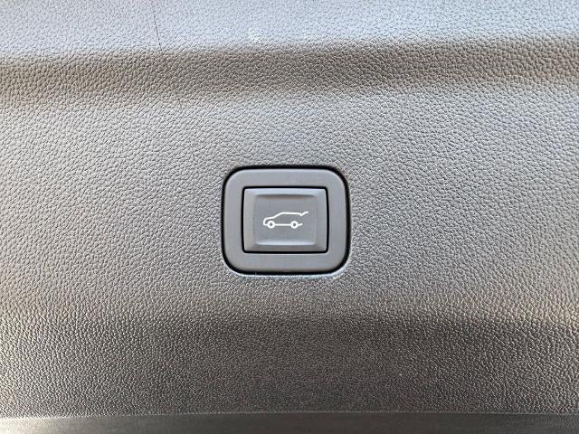 2026 Chevrolet Suburban 4WD LT