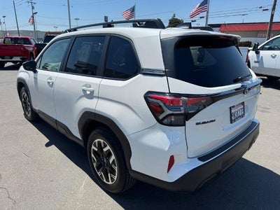 2025 Subaru Forester Premium