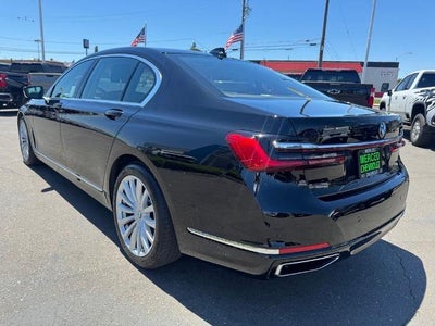 2022 BMW 7 Series 740i